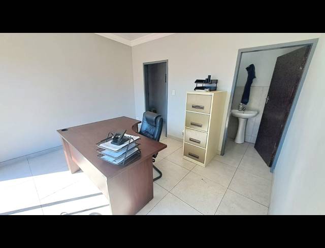8,476M² OFFICE FOR SALE IN VEREENIGING INDUSTRIAL